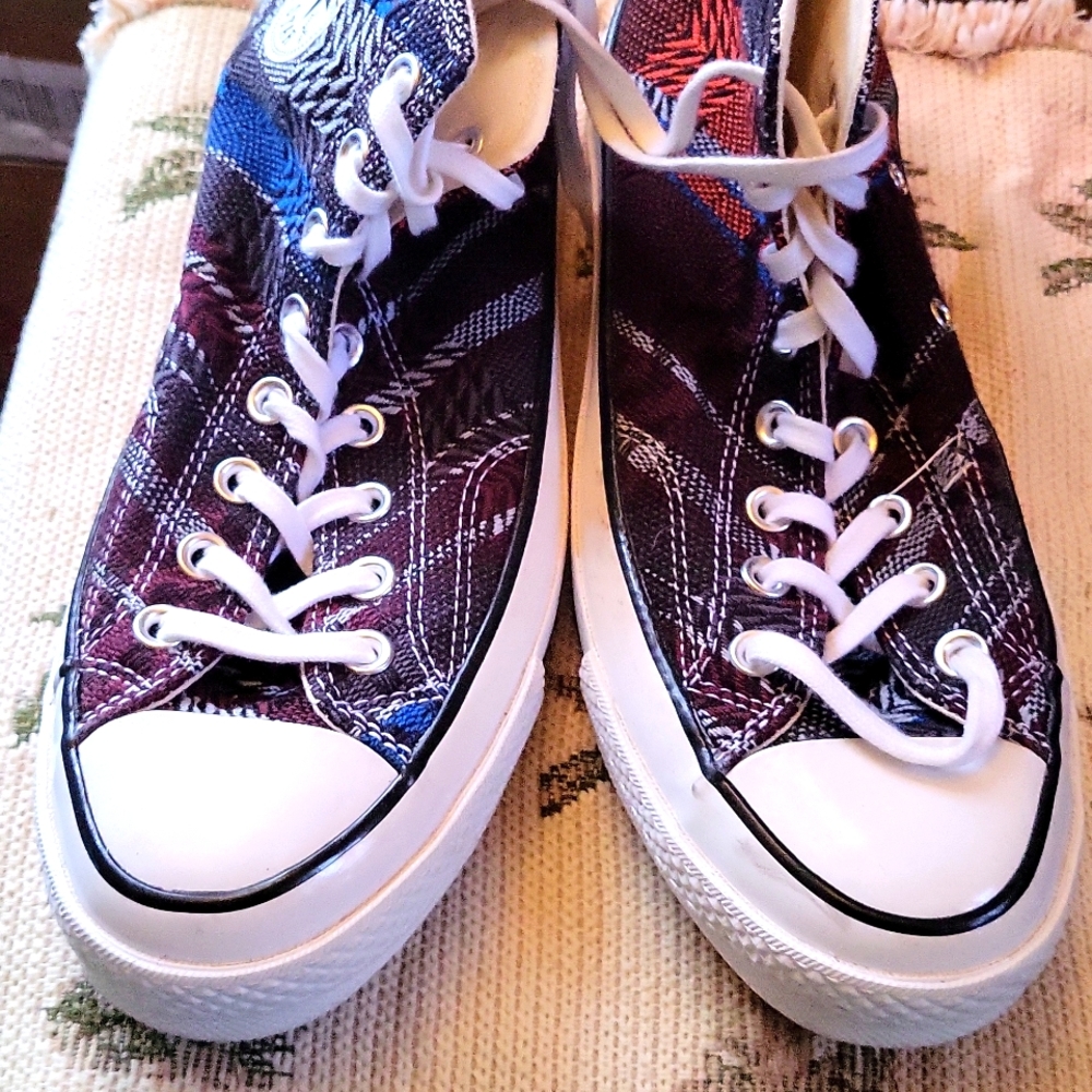 Multi color Converse Chuck Taylor women size 9.5 men size 7.5